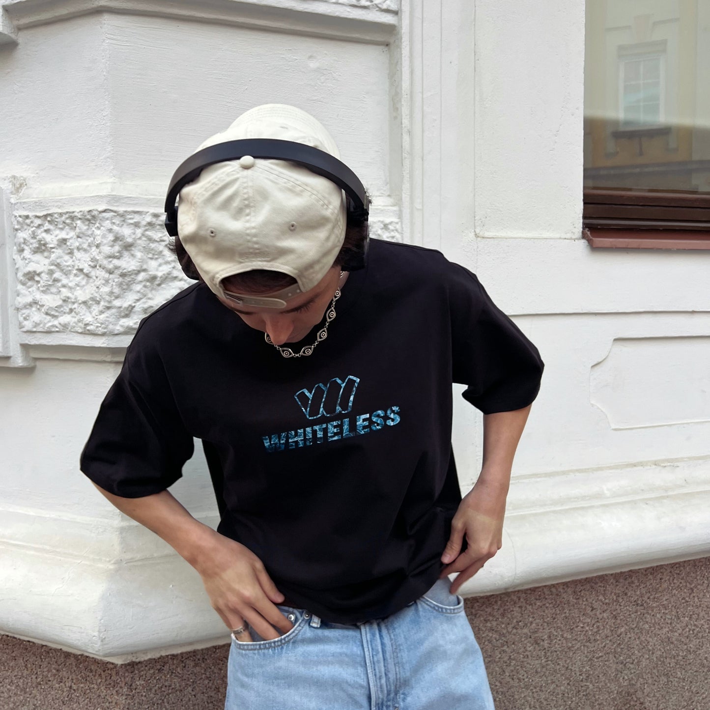 WHITELESS/DROP-001/NEGRO